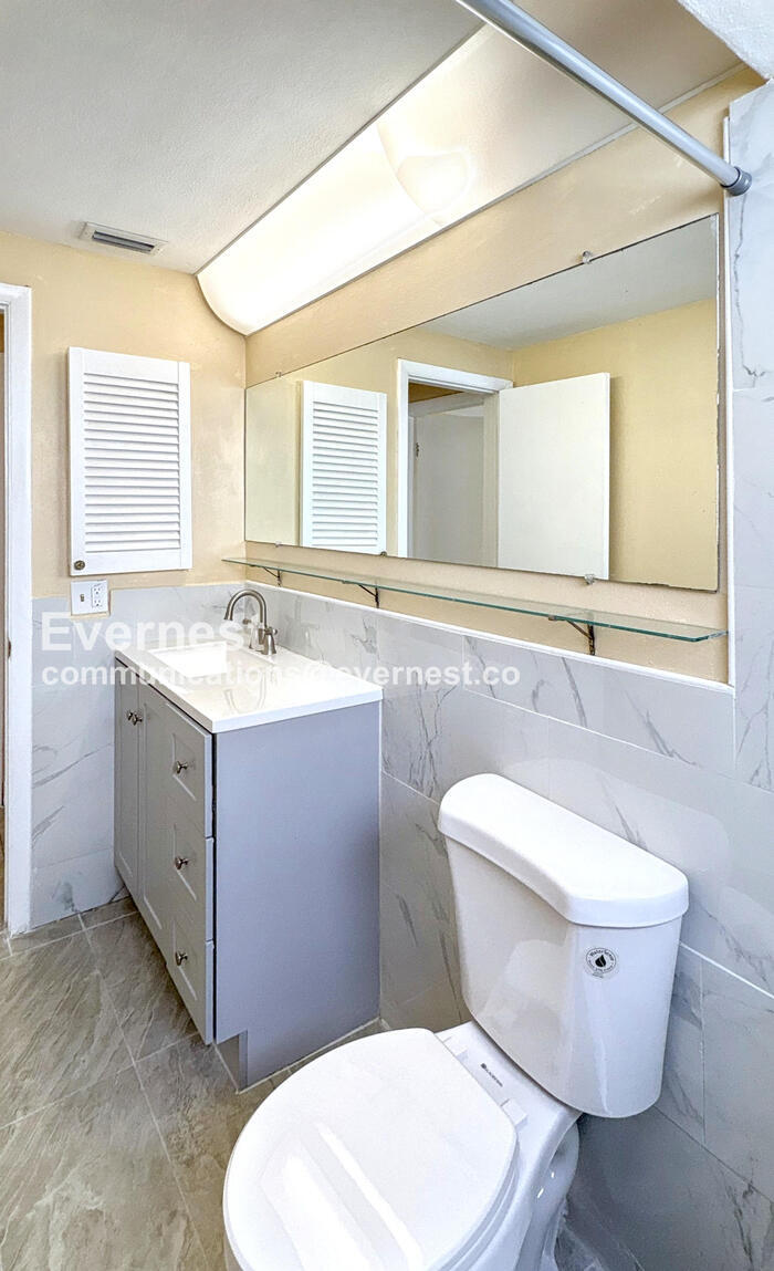 Building Photo - 3313 Ottway Dr