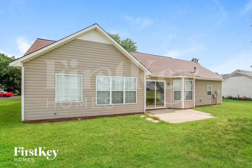 Building Photo - 4685 Falcon Chase Dr SW