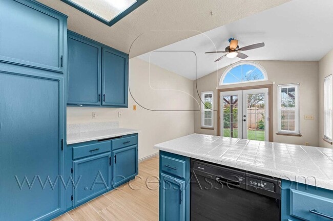 Building Photo - Welcoming 3 Bed / 2 Bath Home in a Peaceful Murrieta Neighborhood