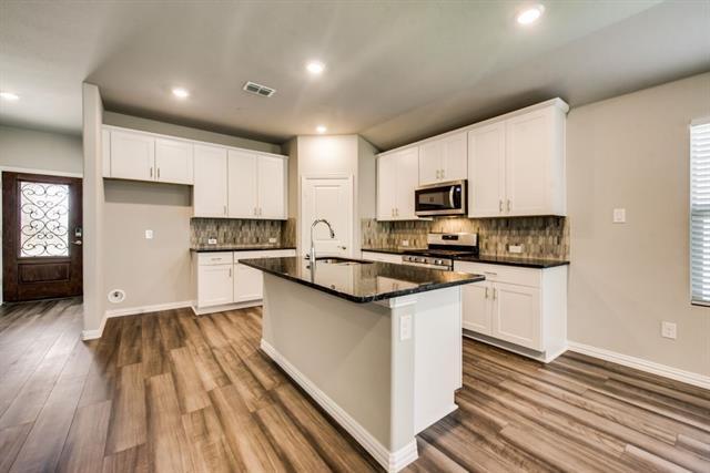 Building Photo - 605 Cedar Springs Dr