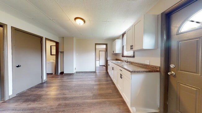 Building Photo - Cudell Area - 4 Bedroom Single Family Home