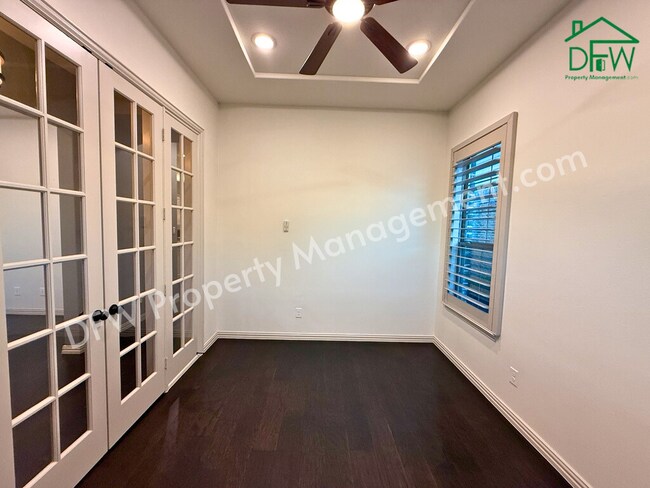 Building Photo - Spacious 3-Bedroom Townhome in Prime Arlington Location – Stylish, Modern, and Move-In Ready!