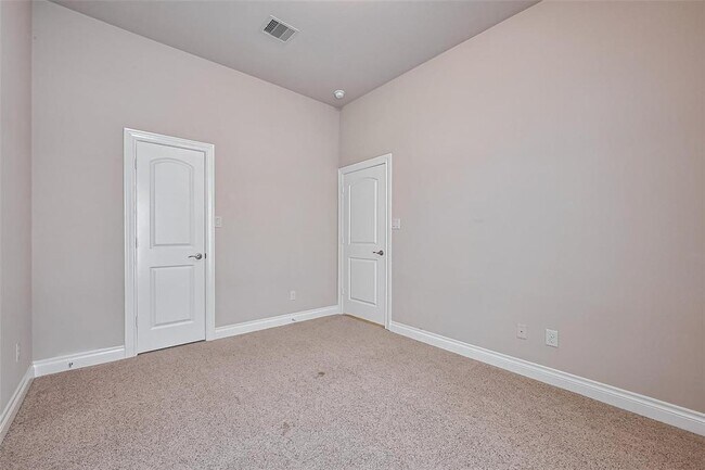 Building Photo - 2722 Park Oak Ct