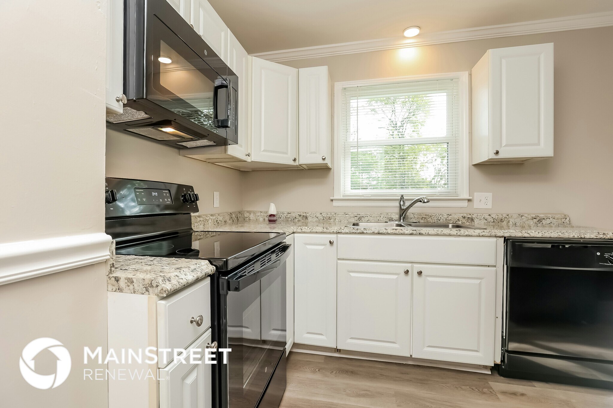 Building Photo - 209 W Bledsoe St