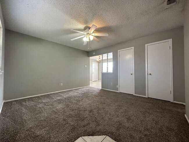 Building Photo - House Located Near Elementary, Wayland Uni...