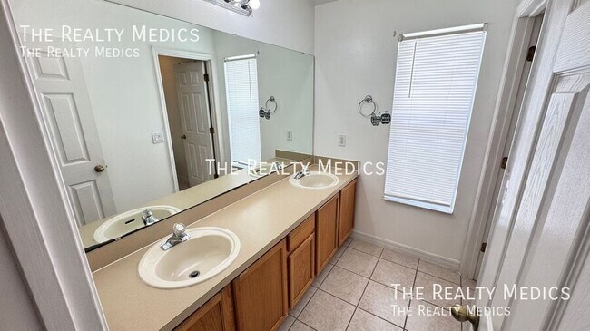 Building Photo - 13628 Tetherline Trail