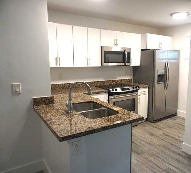 Primary Photo - 1529 Arthur St