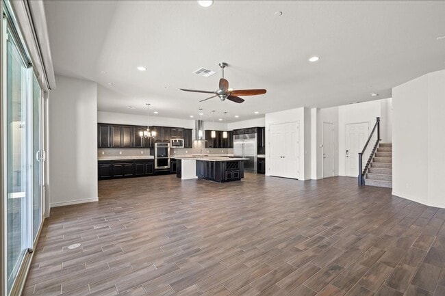 Building Photo - Fabulous Home with NexGen Sutie!