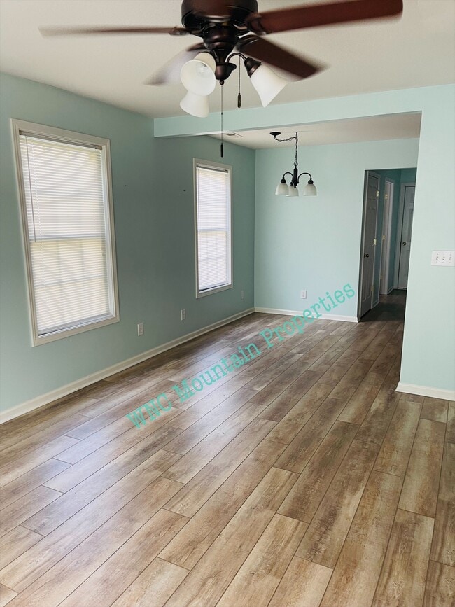 Building Photo - 94 Rotunda Cir
