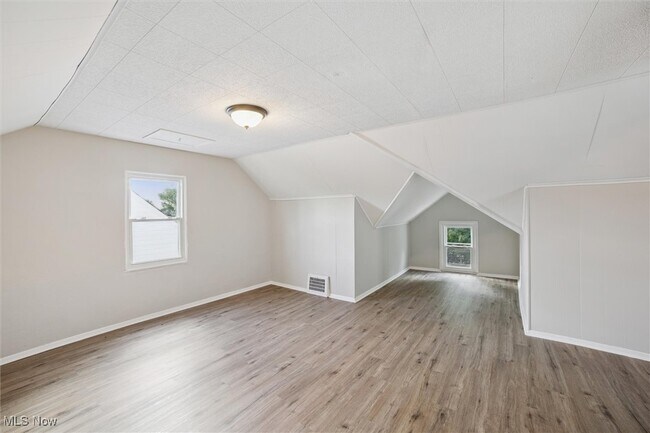 Building Photo - 15705 Fernway Dr
