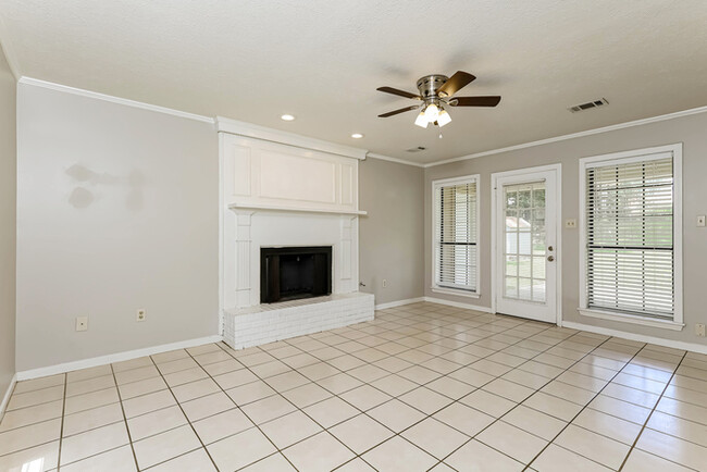 Building Photo - Beautiful Home on Rushton Cir