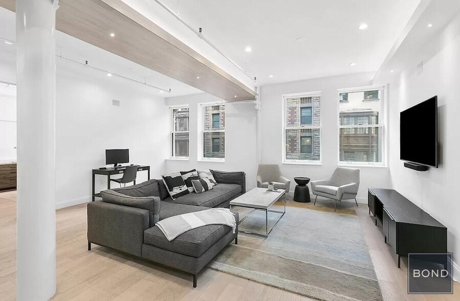 Primary Photo - 9 E 16th St