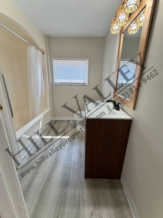 Building Photo - Two Bedroom Home - South