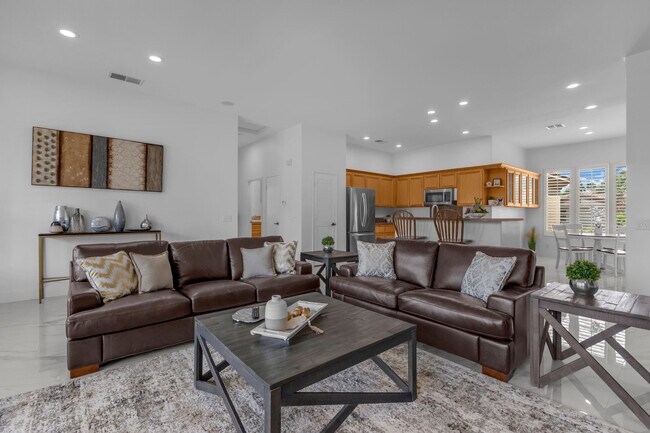 Building Photo - 44397 Mesquite Dr