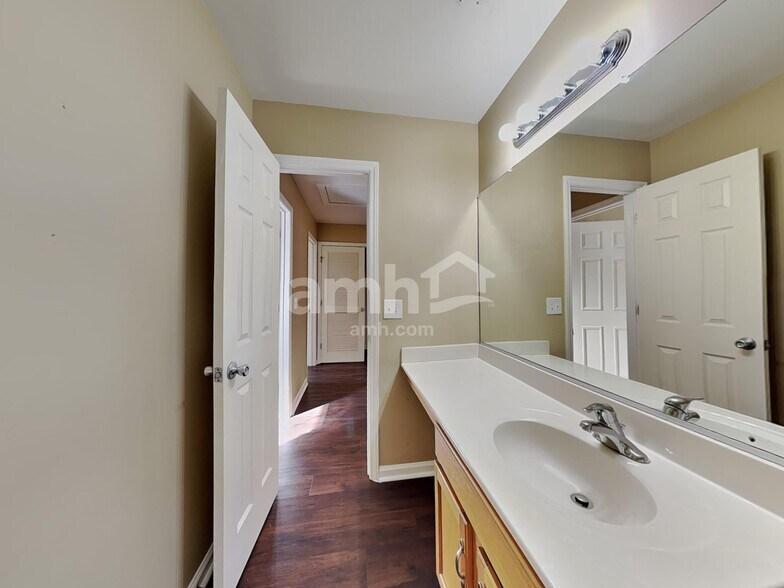 Building Photo - 836 Willow Bay Dr