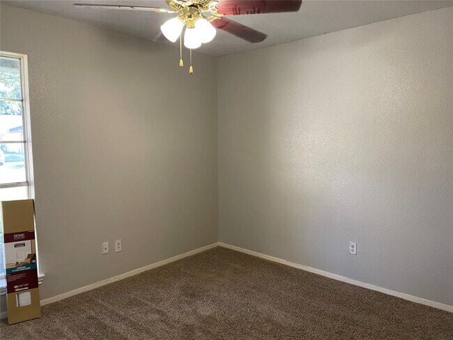 Building Photo - 22307 Red River Dr