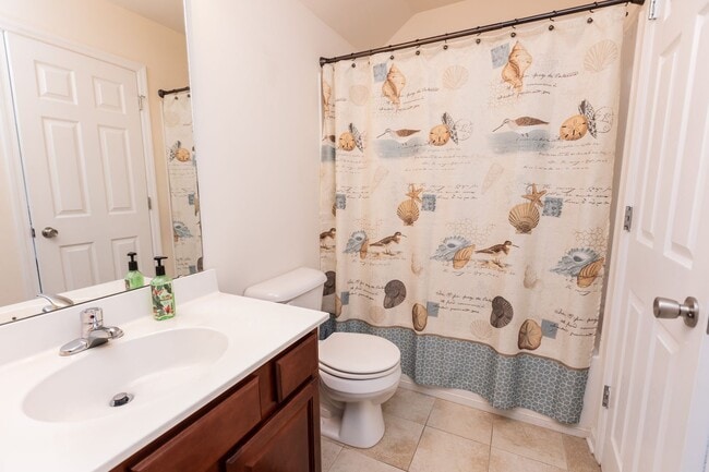 Building Photo - 3 Bedroom 2.5 Bath Townhouse in Grand Oaks...