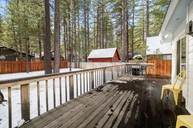 Building Photo - Beautiful Al Tahoe Home in South Lake Taho...