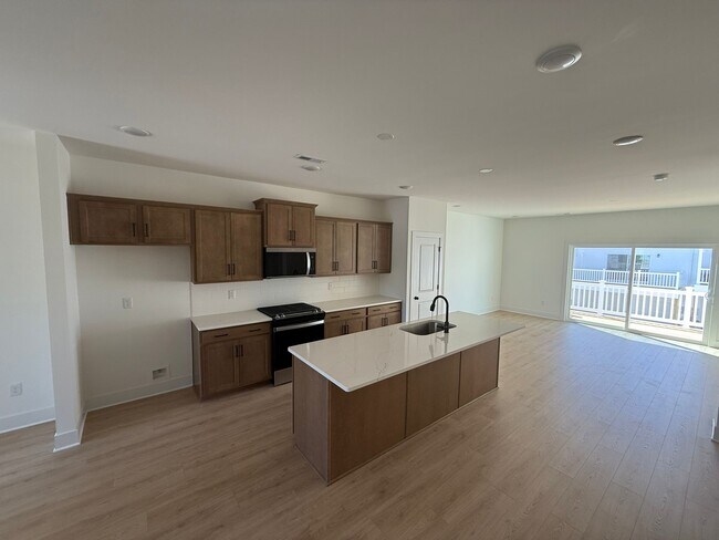 Building Photo - 15313 Sunray Aly