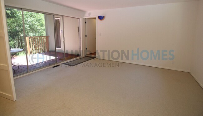 Building Photo - Mountain View Retreat in the Heart of Fairfax- 3BD/1BA Home with Expansive Deck- FOUNDATION
