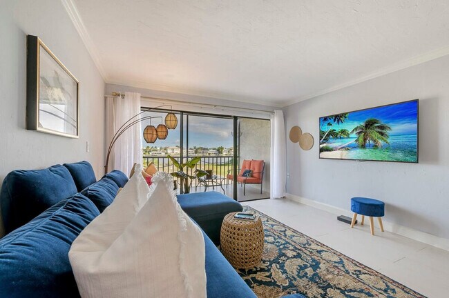 Primary Photo - 260 Southbay Dr