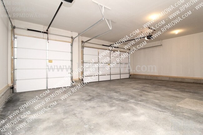 Building Photo - 1821 Southbridge Dr
