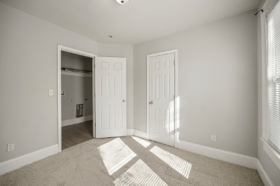 Building Photo - 373 Spring St SW