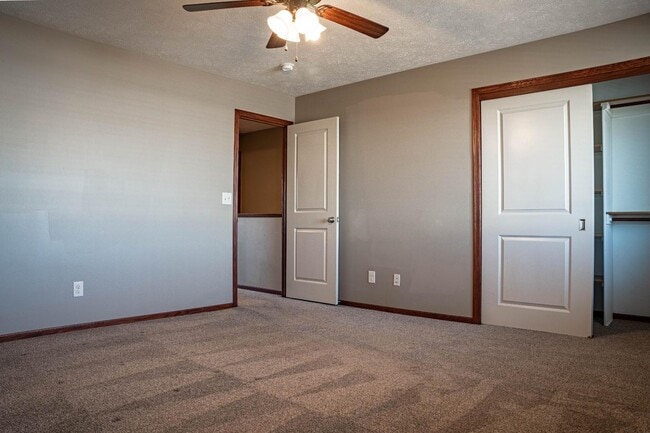 Building Photo - 1139 SW 6th St