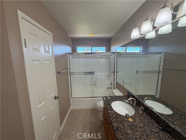 Building Photo - 821 N Siavohn Dr