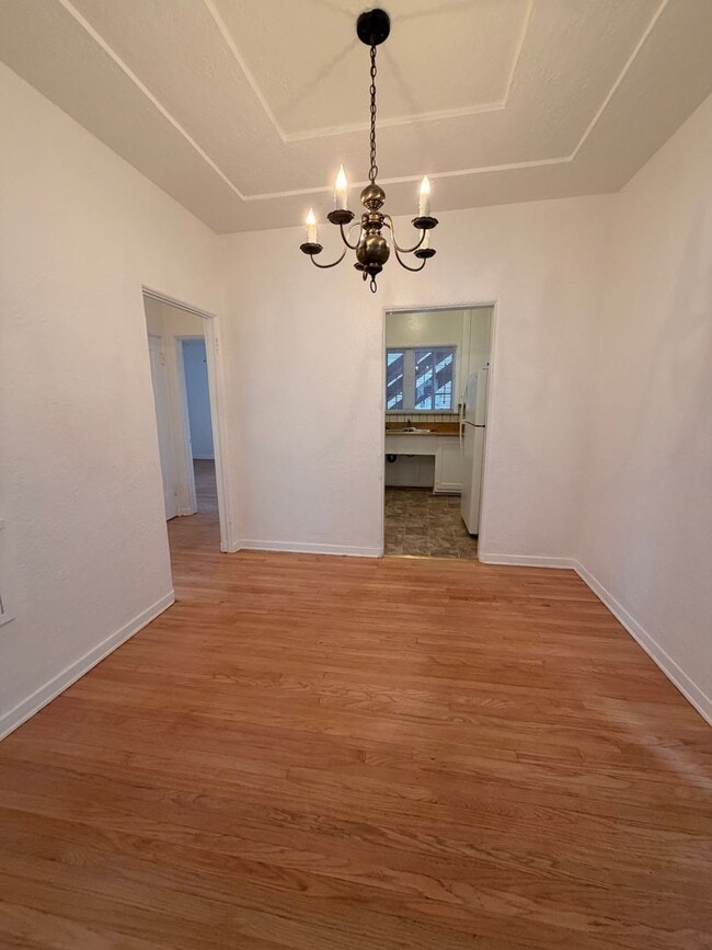 Building Photo - Cute 1 Bedroom 1 Bathroom Long Beach Apartment For Rent!