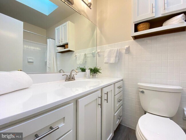 Building Photo - 11509 Parkedge Dr