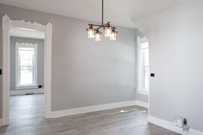 Building Photo - Student Housing Near the University of Dayton – Rent is $750 per bedroom (3 students), total leas...