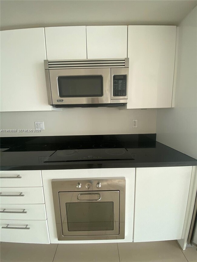 Building Photo - 92 SW 3rd St