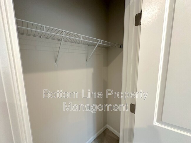 Building Photo - 3037 Hutton Gdns Ln