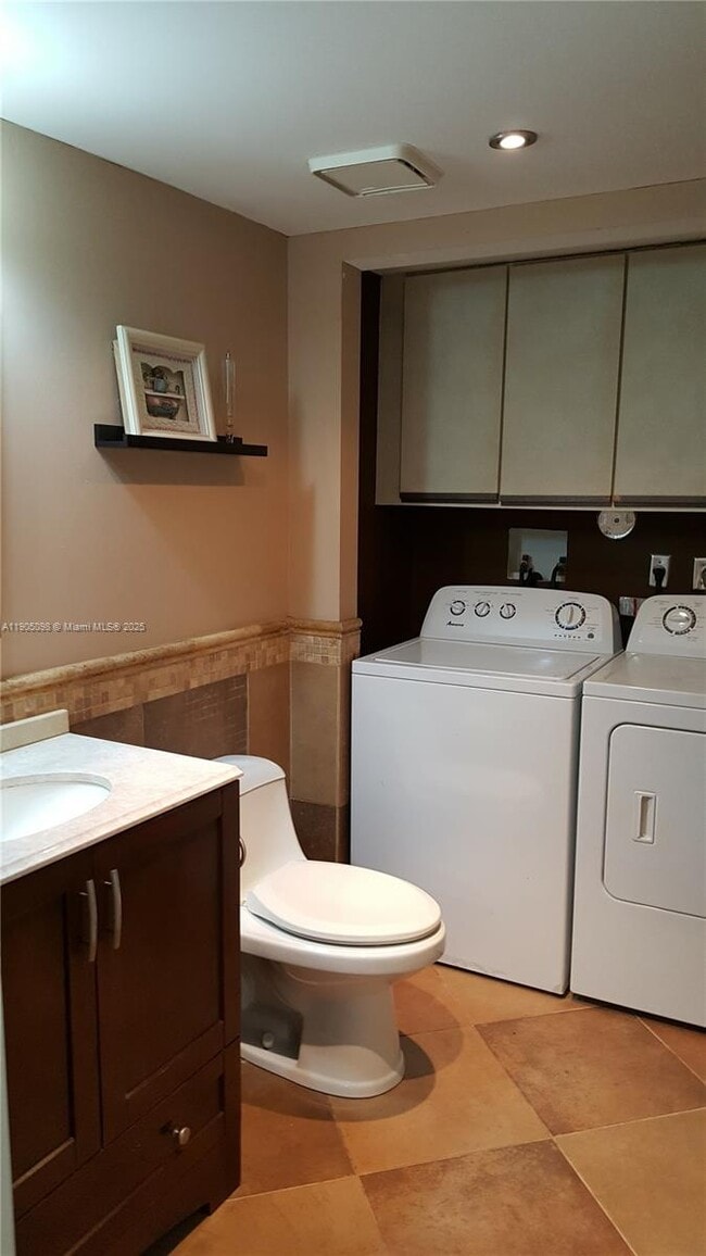 Building Photo - 8137 S Coral Cir