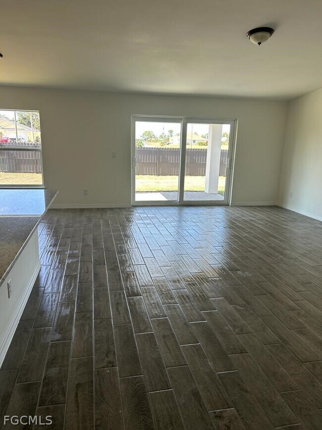 Building Photo - 3626 NE 19th Ave