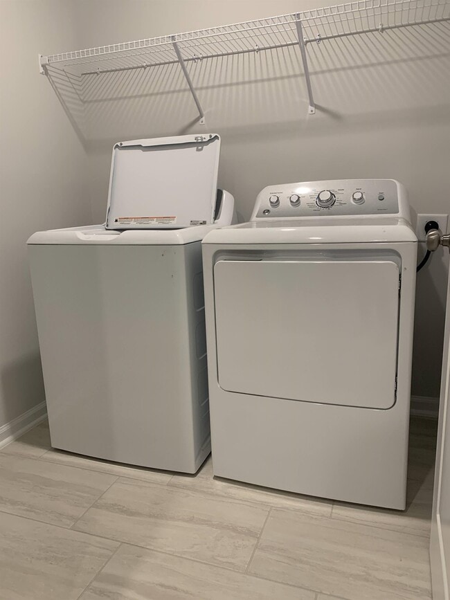 Building Photo - 1003 Gemma Dr