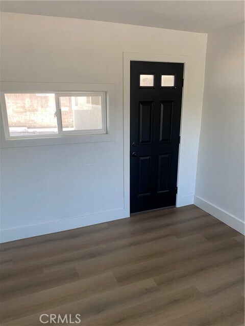 Building Photo - 1598 W 7th St