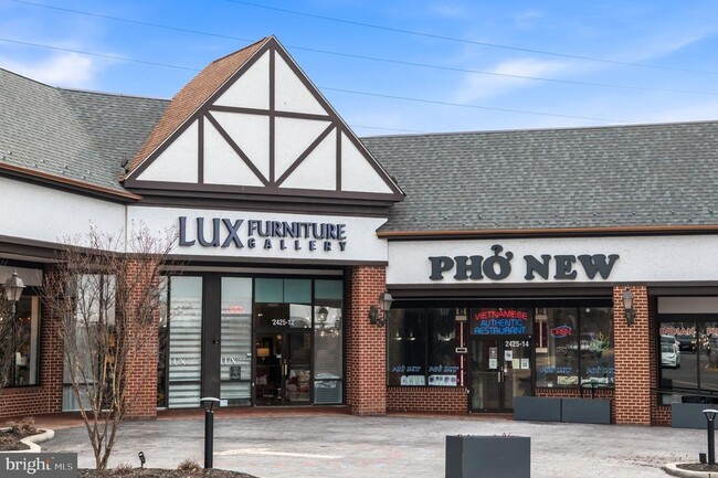 Building Photo - 2558 Banshire Dr