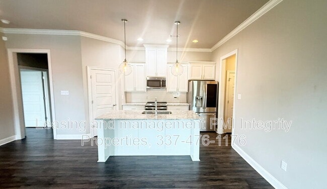 Building Photo - 8103 Stonelake Cir Ave E