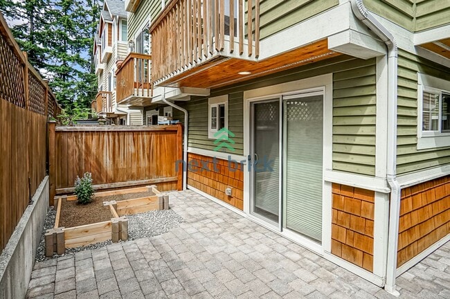 Building Photo - 3 BED & 3 BATH TOWNHOME FOR RENT