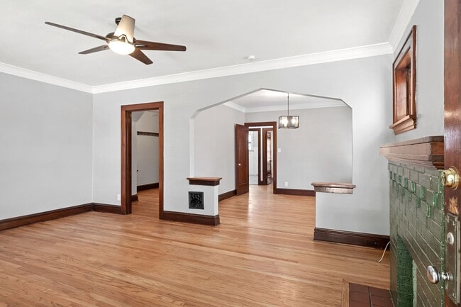 Building Photo - 5352 Itaska St