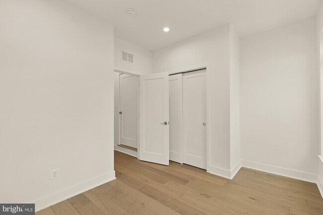 Building Photo - 2607 1st St NW