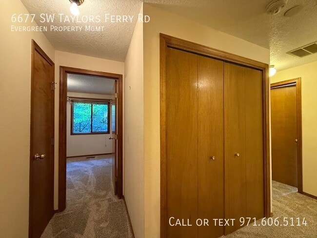 Building Photo - 6677 SW Taylors Ferry Rd