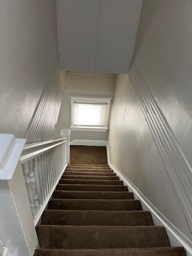 Building Photo - 400 N Grant Ave