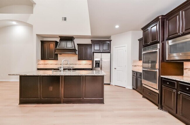 Building Photo - 24210 Madrid Hill Ln