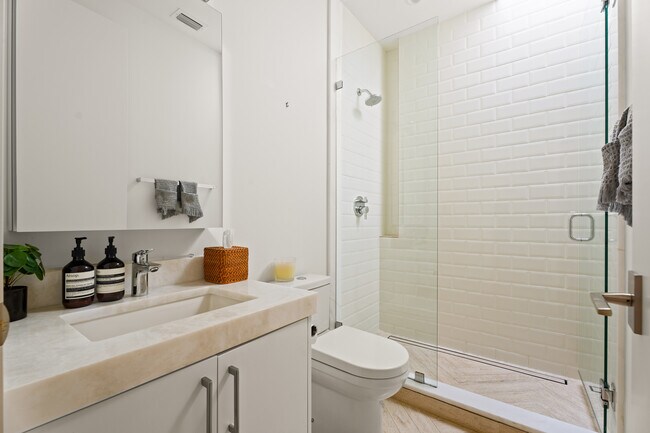 Building Photo - 2210 Westlake Dr