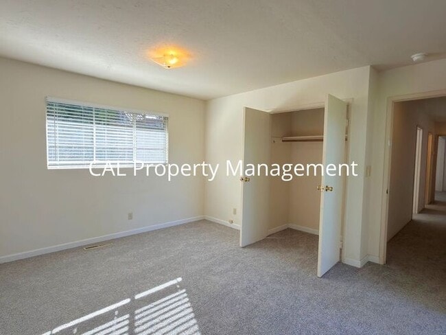 Building Photo - Beautiful 3-Bedroom Pebble Beach Home!