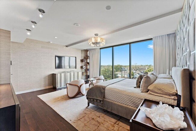 Building Photo - 3433 Westheimer Rd