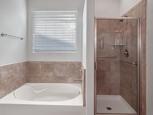 Building Photo - Spacious and Stylish in Schertz!